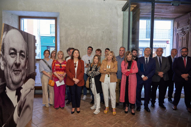 Imagen de la inauguración de la exposición ‘Tomás Caballero. Vida y asesinato’, en el Palacio del Condestable de Pamplona.