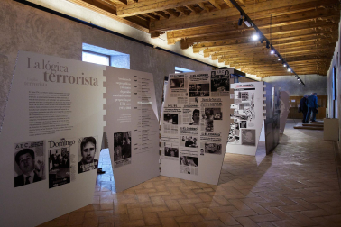 Imagen de la inauguración de la exposición ‘Tomás Caballero. Vida y asesinato’, en el Palacio del Condestable de Pamplona.
