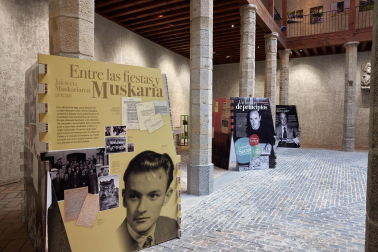 Imagen de la inauguración de la exposición ‘Tomás Caballero. Vida y asesinato’, en el Palacio del Condestable de Pamplona.