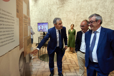 Imagen de la inauguración de la exposición ‘Tomás Caballero. Vida y asesinato’, en el Palacio del Condestable de Pamplona.