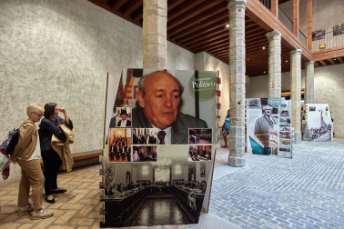 Imagen de la inauguración de la exposición ‘Tomás Caballero. Vida y asesinato’, en el Palacio del Condestable de Pamplona.