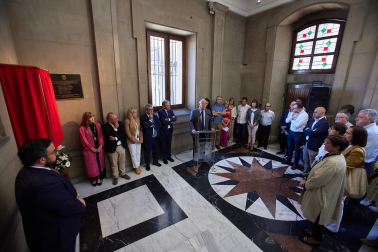 Imagen de la inauguración de la exposición ‘Tomás Caballero. Vida y asesinato’, en el Palacio del Condestable de Pamplona.