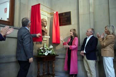 Imagen de la inauguración de la exposición ‘Tomás Caballero. Vida y asesinato’, en el Palacio del Condestable de Pamplona.