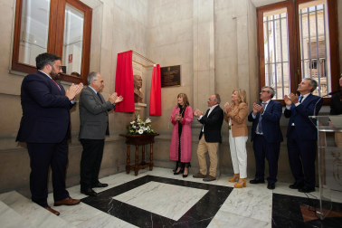 Imagen de la inauguración de la exposición ‘Tomás Caballero. Vida y asesinato’, en el Palacio del Condestable de Pamplona.