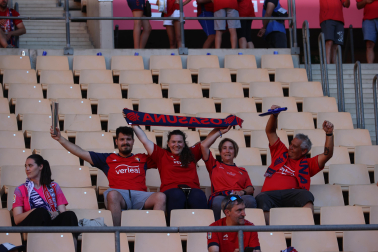 Aficionados de Osasuna en La Cartuja