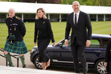 Fotos de la recepción que el rey británico, Carlos III, ofreció en el Palacio de Buckingham a los jefes de Estado invitados a su ceremonia de coronación.