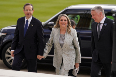 Fotos de la recepción que el rey británico, Carlos III, ofreció en el Palacio de Buckingham a los jefes de Estado invitados a su ceremonia de coronación.