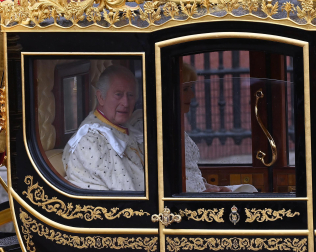 Fotos de la coronación en la Abadía de Westminster de los reyes del Reino Unido, Carlos III y Camila, un ritual milenario que se celebra por primera vez en el siglo XXI.