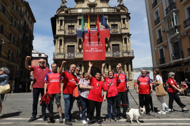 Fotos de los aficionados de Osasuna en las calles del centro de Pamplona el día de la final de la Copa del Rey frente al Real Madrid.