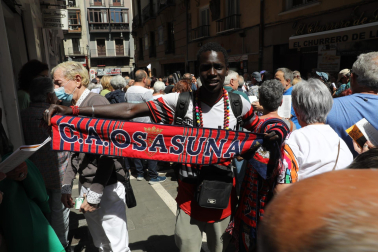 Fotos de los aficionados de Osasuna en las calles del centro de Pamplona el día de la final de la Copa del Rey frente al Real Madrid.