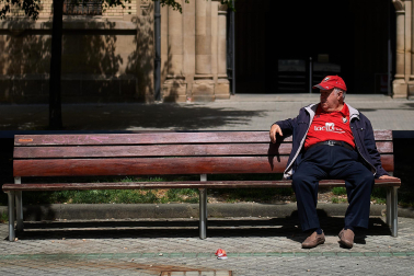 Fotos de los aficionados de Osasuna en las calles del centro de Pamplona el día de la final de la Copa del Rey frente al Real Madrid.