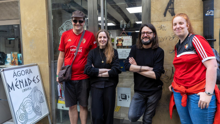 Fotos de los aficionados de Osasuna en las calles del centro de Pamplona el día de la final de la Copa del Rey frente al Real Madrid.