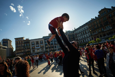 Fotos del ambiente en lo Viejo de Pamplona horas antes del partido.