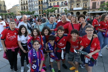 Fotos del ambiente en Pamplona por la final de Copa entre Osasuna y el Real Madrid.
