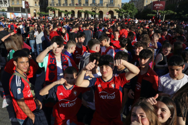Fotos del ambiente en Pamplona por la final de Copa entre Osasuna y el Real Madrid.