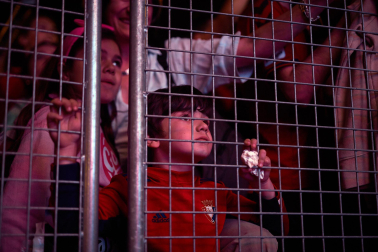 Fotos del ambiente en la plaza del Castillo durante el partido de la final de la Copa del Rey.
