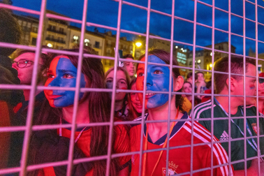 La afición de Osasuna, en la Plaza del Castillo./