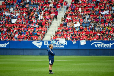 Fotos del entrenamiento de Osasuna en El Sadar ante 4.000 escolares de ‘Aula Rojilla’.