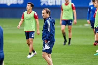 Fotos del entrenamiento de Osasuna en El Sadar ante 4.000 escolares de ‘Aula Rojilla’.