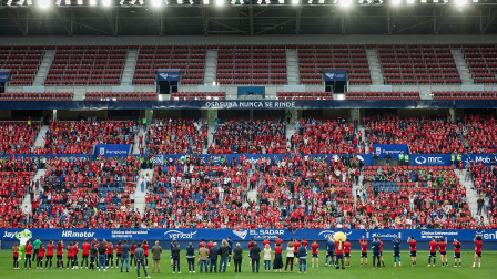 Fotos del entrenamiento de Osasuna en El Sadar ante 4.000 escolares de ‘Aula Rojilla’.