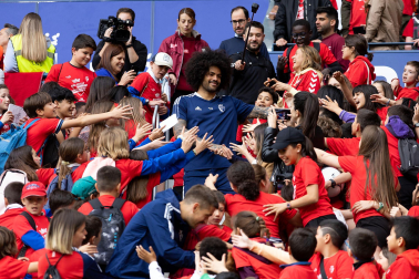 Fotos del entrenamiento de Osasuna en El Sadar ante 4.000 escolares de ‘Aula Rojilla’.