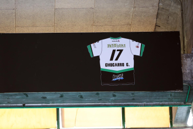 Fotos del Helvetia Anaitasuna tras el partido ante el Logroño y despedida de Carlos Chocarro e Ibai Meoki.
