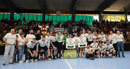 Fotos del Helvetia Anaitasuna tras el partido ante el Logroño y despedida de Carlos Chocarro e Ibai Meoki.