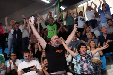 Fotos del Helvetia Anaitasuna tras el partido ante el Logroño y despedida de Carlos Chocarro e Ibai Meoki.