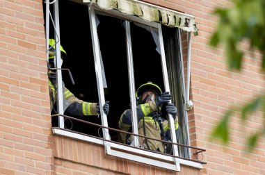 Imagen del incendio en una vivienda de Logroño./