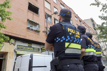 Imagen del incendio en una vivienda de Logroño./