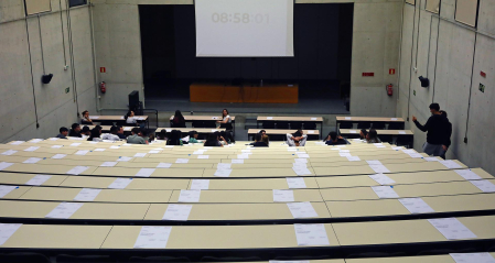 Fotos del primer día de Selectividad en Navarra.