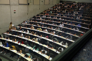Fotos del primer día de Selectividad en Navarra.