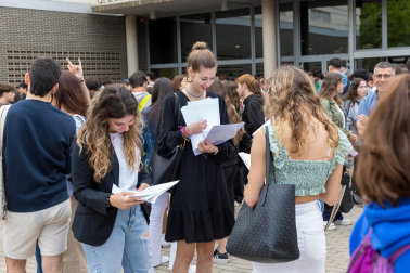 Fotos del primer día de Selectividad en Tudela.