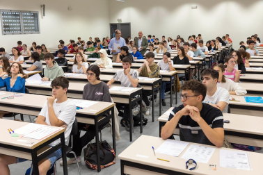 Fotos del primer día de Selectividad en Tudela.