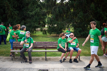 Fotos de la novena marcha solidaria contra el cáncer en Pamplona./