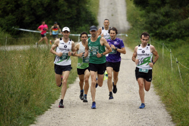 Participantes en la X Carrera Solidaria de Ziordia