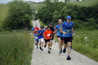 Participantes en la X Carrera Solidaria de Ziordia