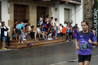 Participantes en la X Carrera Solidaria de Ziordia