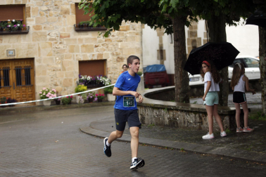 Participantes en la X Carrera Solidaria de Ziordia