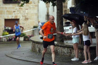 Participantes en la X Carrera Solidaria de Ziordia