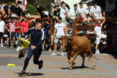 Fotos de las vaquillas en las fiestas de Mutilva./