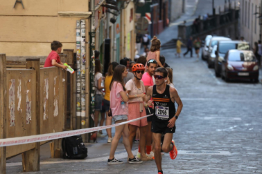 Participantes de la carrera 'La Media San Fermín' 2023.