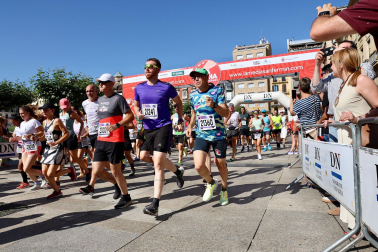 Fotos de 'La Media San Fermín' 2023.