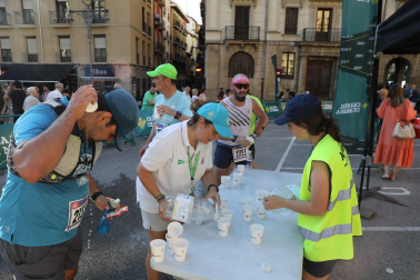 Fotos de 'La Media San Fermín' 2023.
