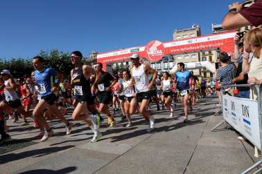 Fotos de La Media San Fermín 2023.