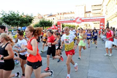 Fotos de La Media San Fermín 2023.