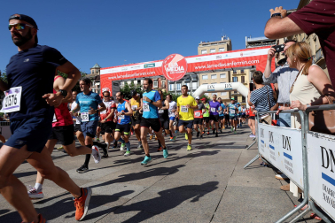 Fotos de La Media San Fermín 2023.