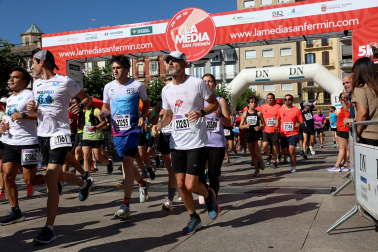Fotos de La Media San Fermín 2023.