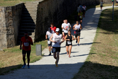 Fotos de La Media San Fermín 2023.