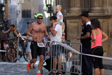 Fotos de La Media San Fermín 2023.